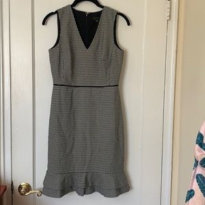 EUC Ann Taylor Houndstooth Dress